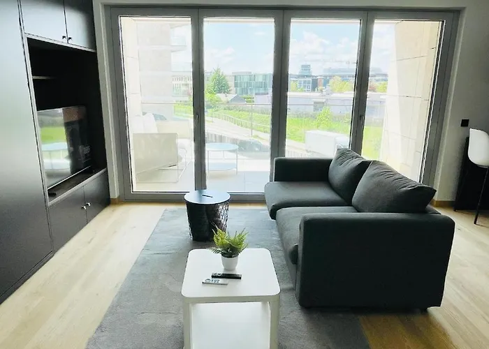 Charming Central Studio With Terrace And Parking