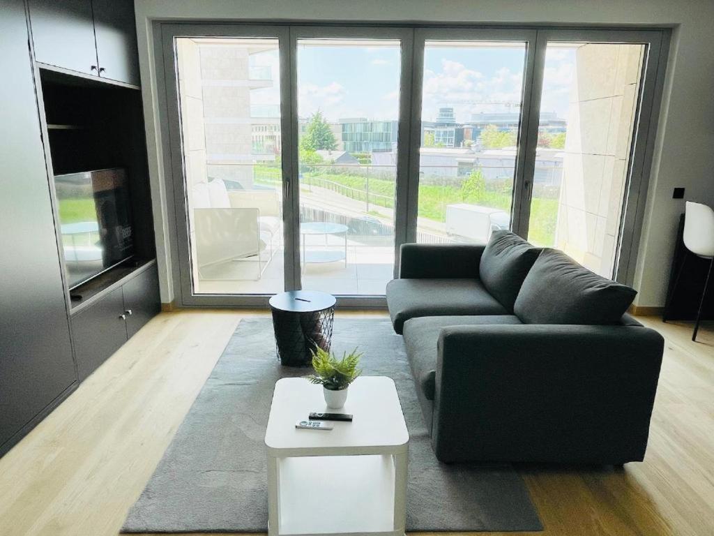 Charming With Terrace And Parking Appartement