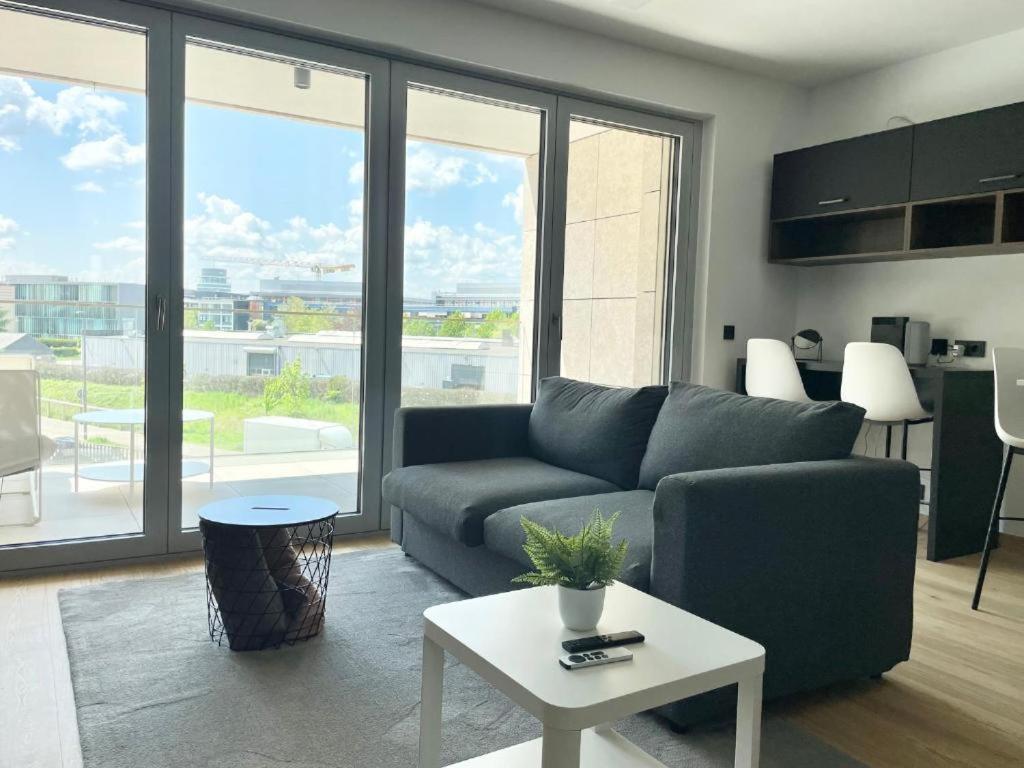 Charming With Terrace And Parking Appartement *